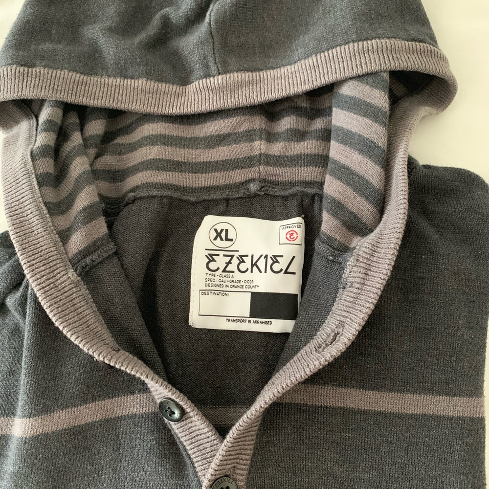 Sweater - Picture 2 of 6